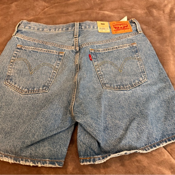 NWT Levi’s 501 High Rise Shorts – Size 32 - Picture 3 of 7